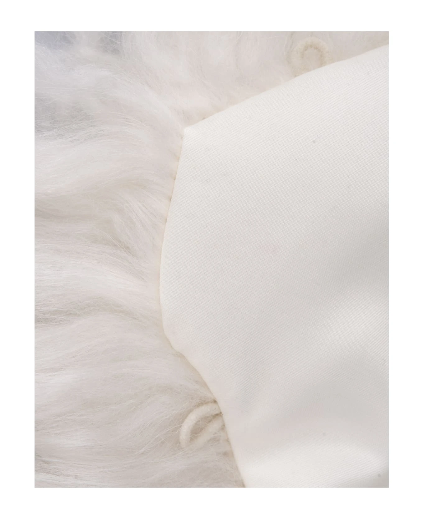White Shearling Wide Collar - Image 3